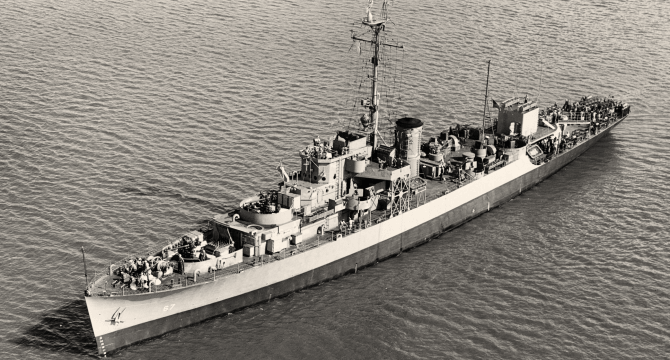 Black and white photo of the USS Peoria