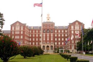 Exterior shot of the Fayetteville Medical Center in North Carolina
